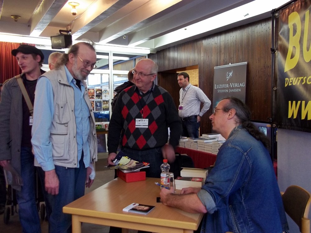 Autogrammstunde. Mein Dank geht an H.U. Grenda für das Photo!